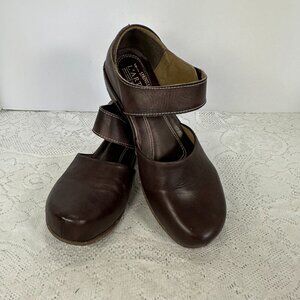 Spring Step L'Artiste Women's Leather Gloss, Mary Jane, Flat Clog, 8.5M